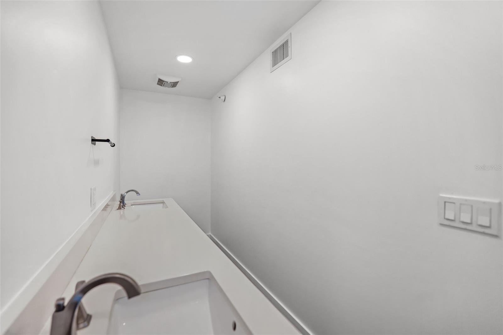 10830 NAVAJO DR — photo 86