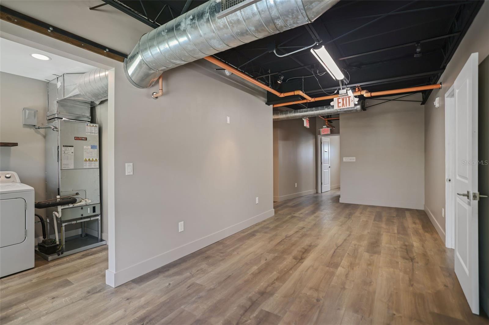 10830 NAVAJO DR — photo 64