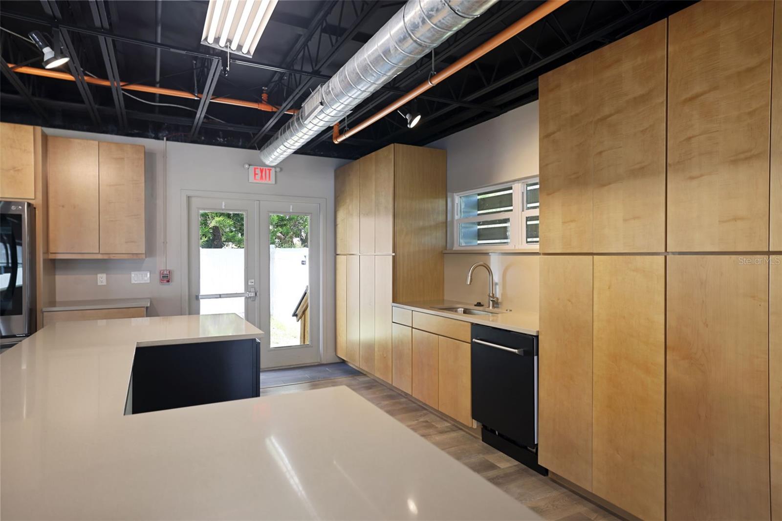 10830 NAVAJO DR — photo 38