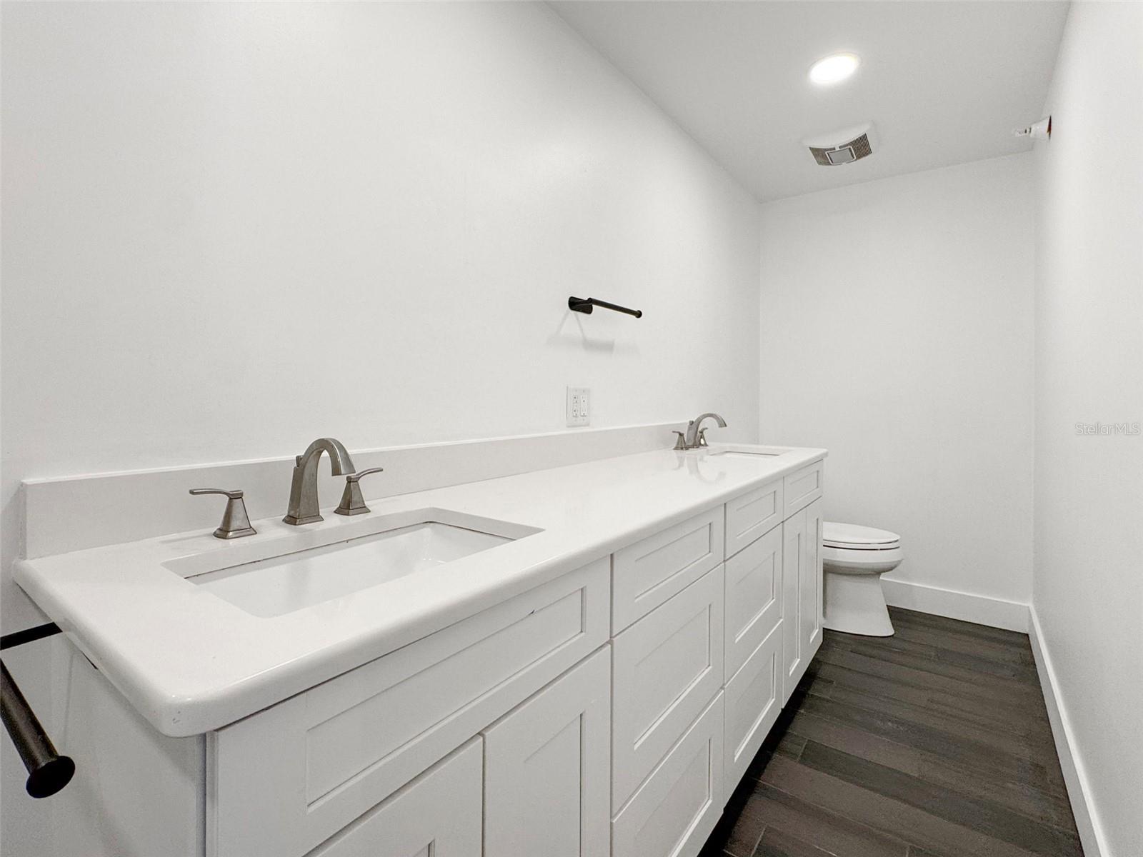 10830 NAVAJO DR — photo 87