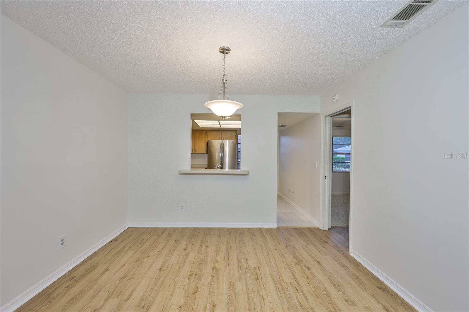 2122 HEREFORD DR #511 — photo 10