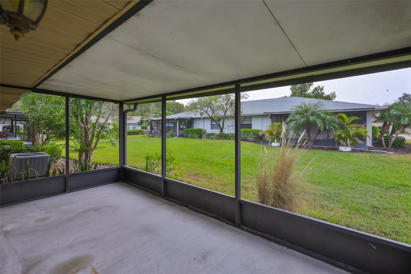 2122 HEREFORD DR #511 — photo 30