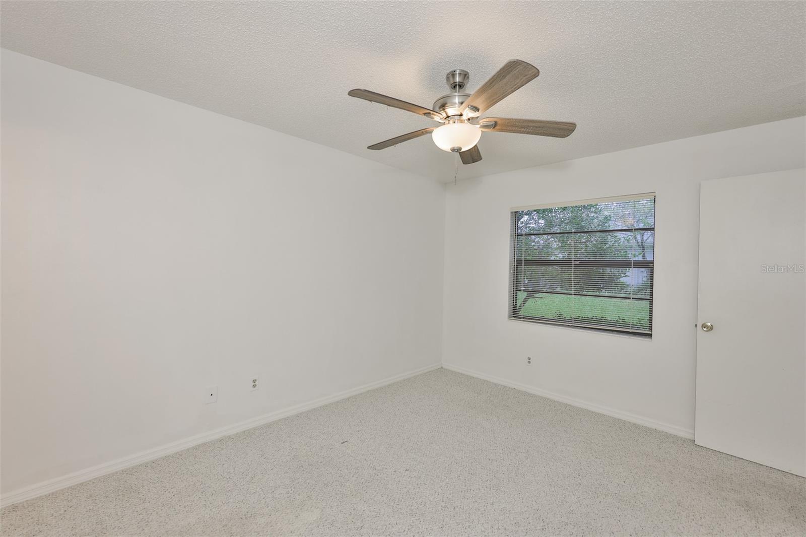 2122 HEREFORD DR #511 — photo 18