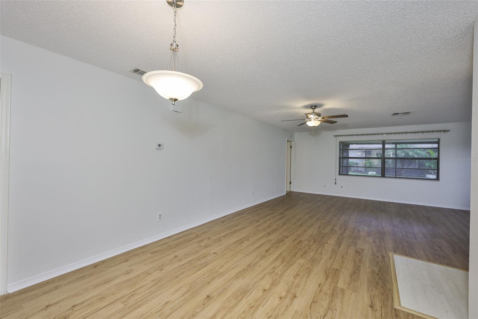 2122 HEREFORD DR #511 — photo 11
