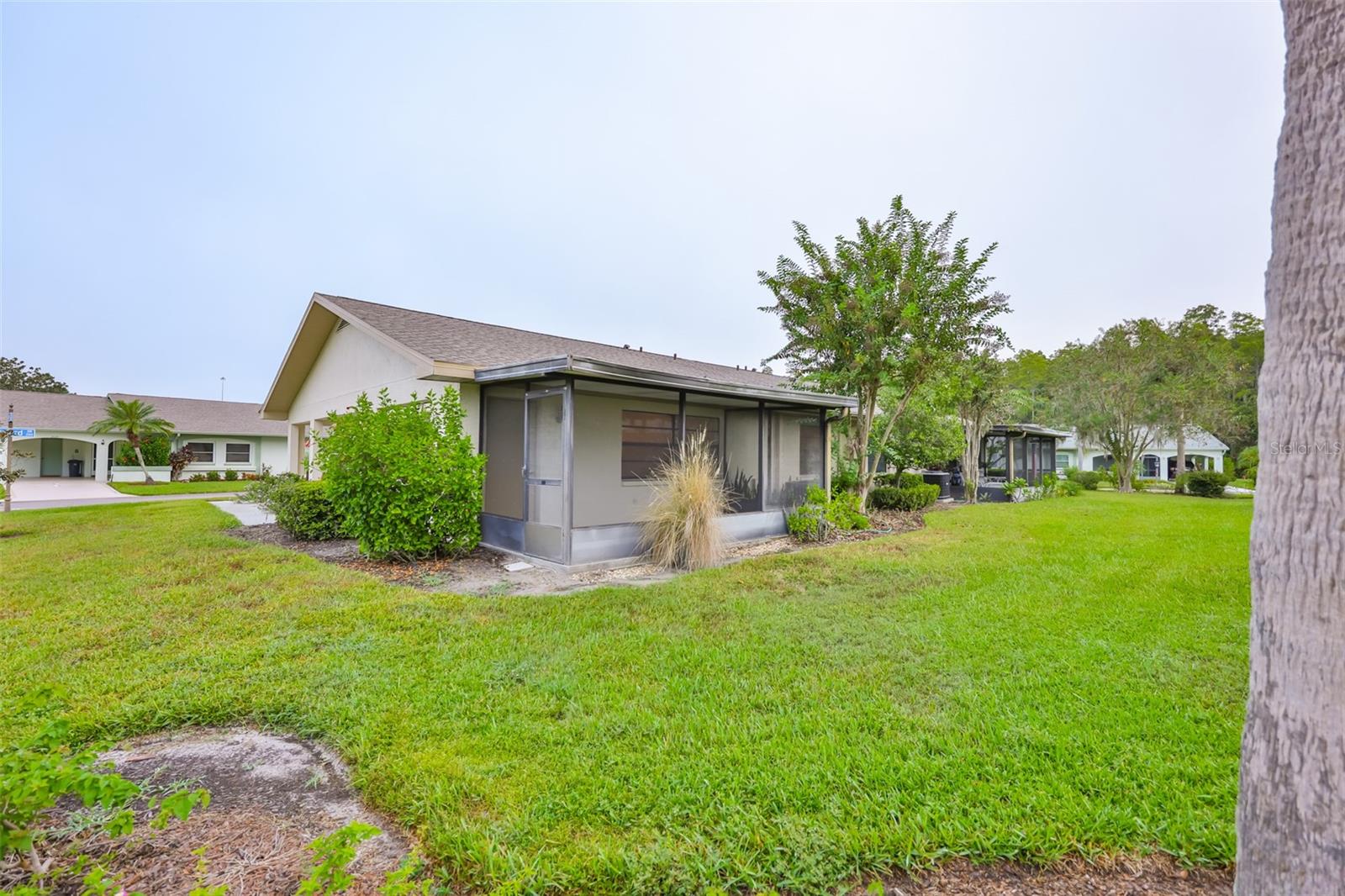 2122 HEREFORD DR #511 — photo 28