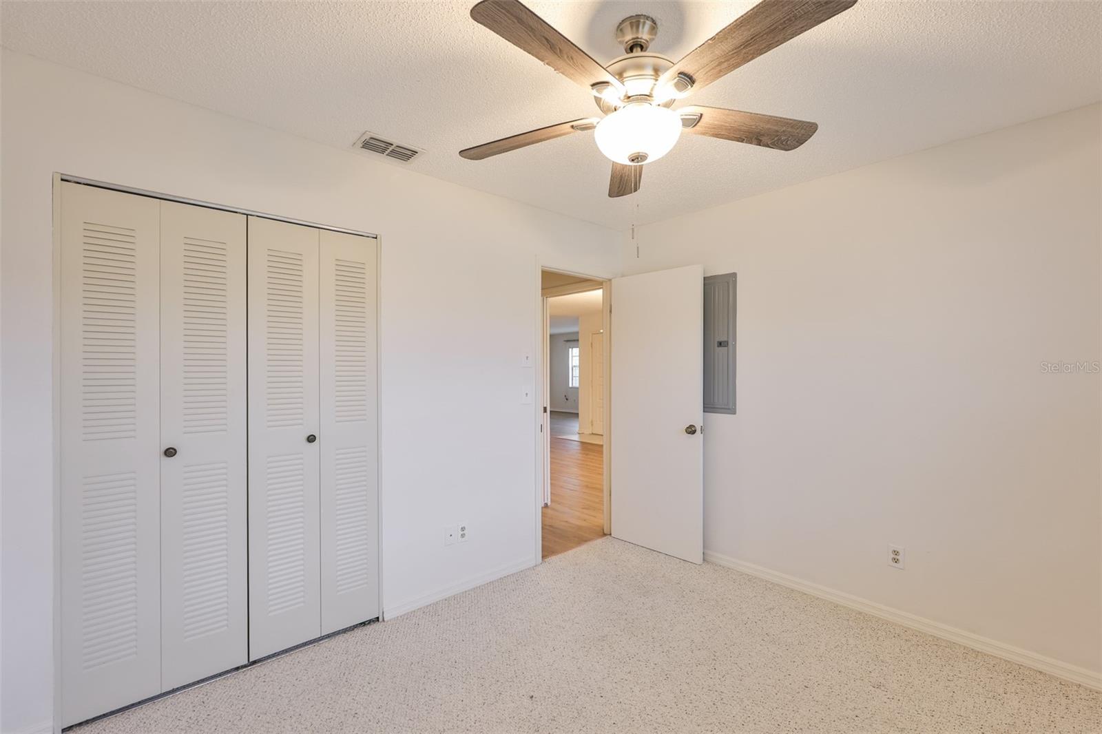 2122 HEREFORD DR #511 — photo 21