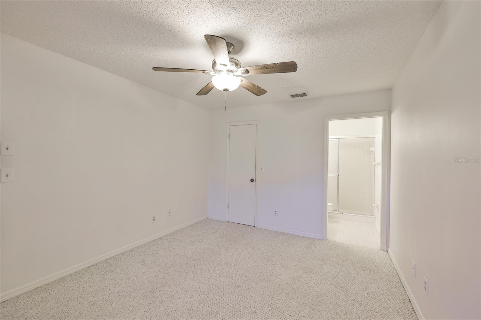 2122 HEREFORD DR #511 — photo 15