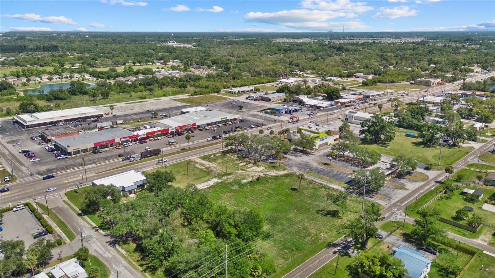 610 N US HIGHWAY 41 — photo 3