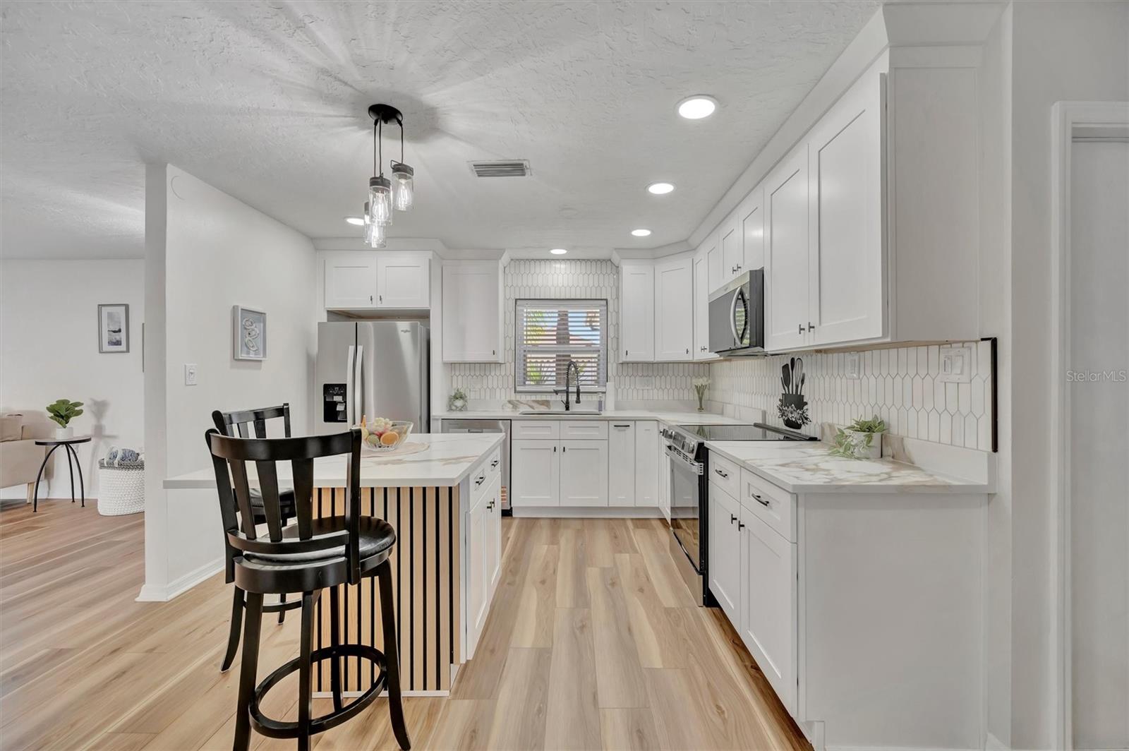 6209 FLAMINGO DR — photo 12