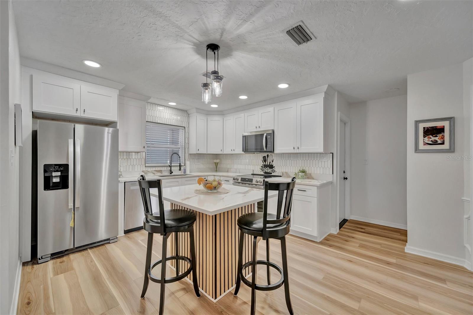 6209 FLAMINGO DR — photo 9