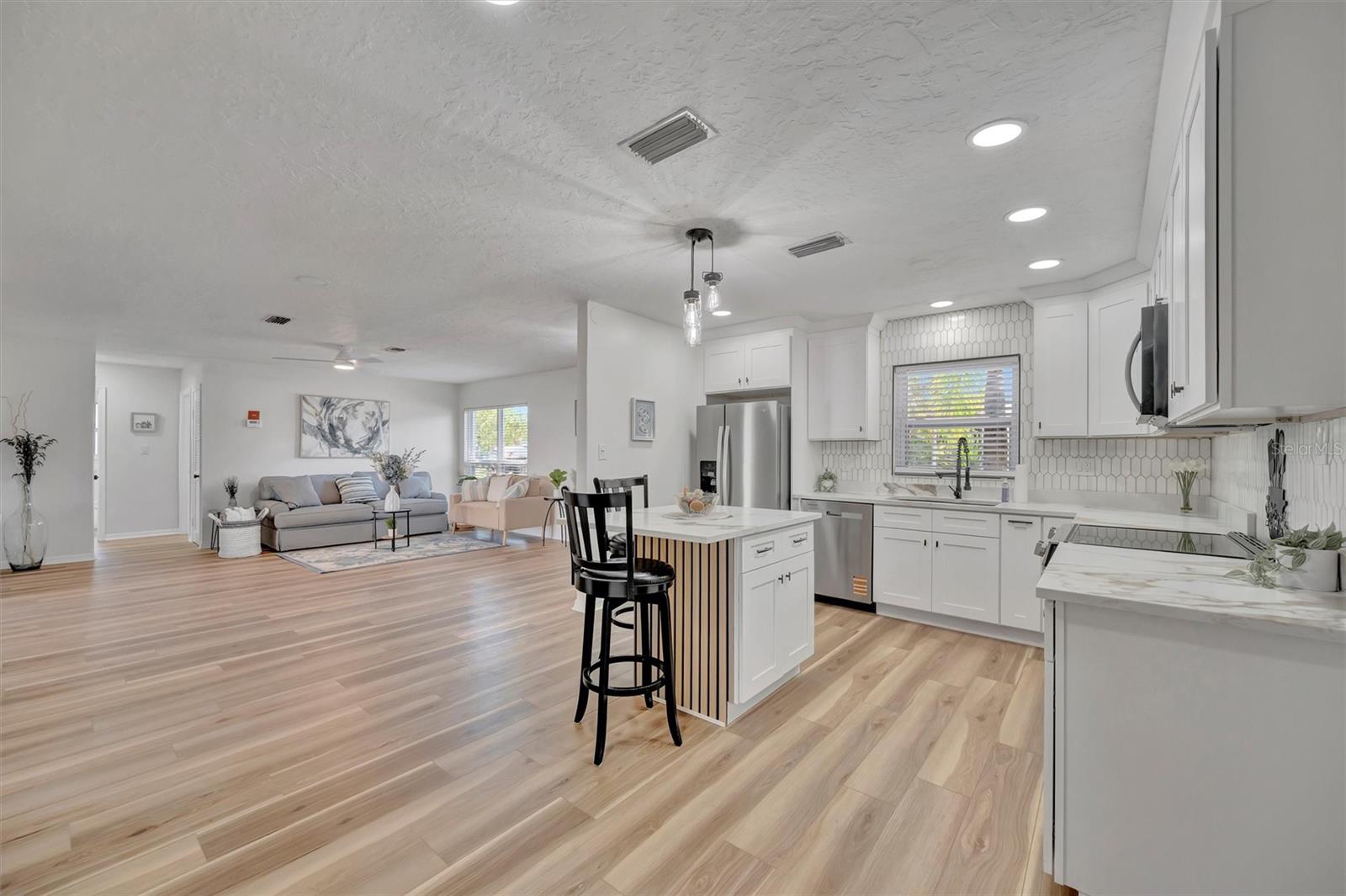 6209 FLAMINGO DR — photo 13