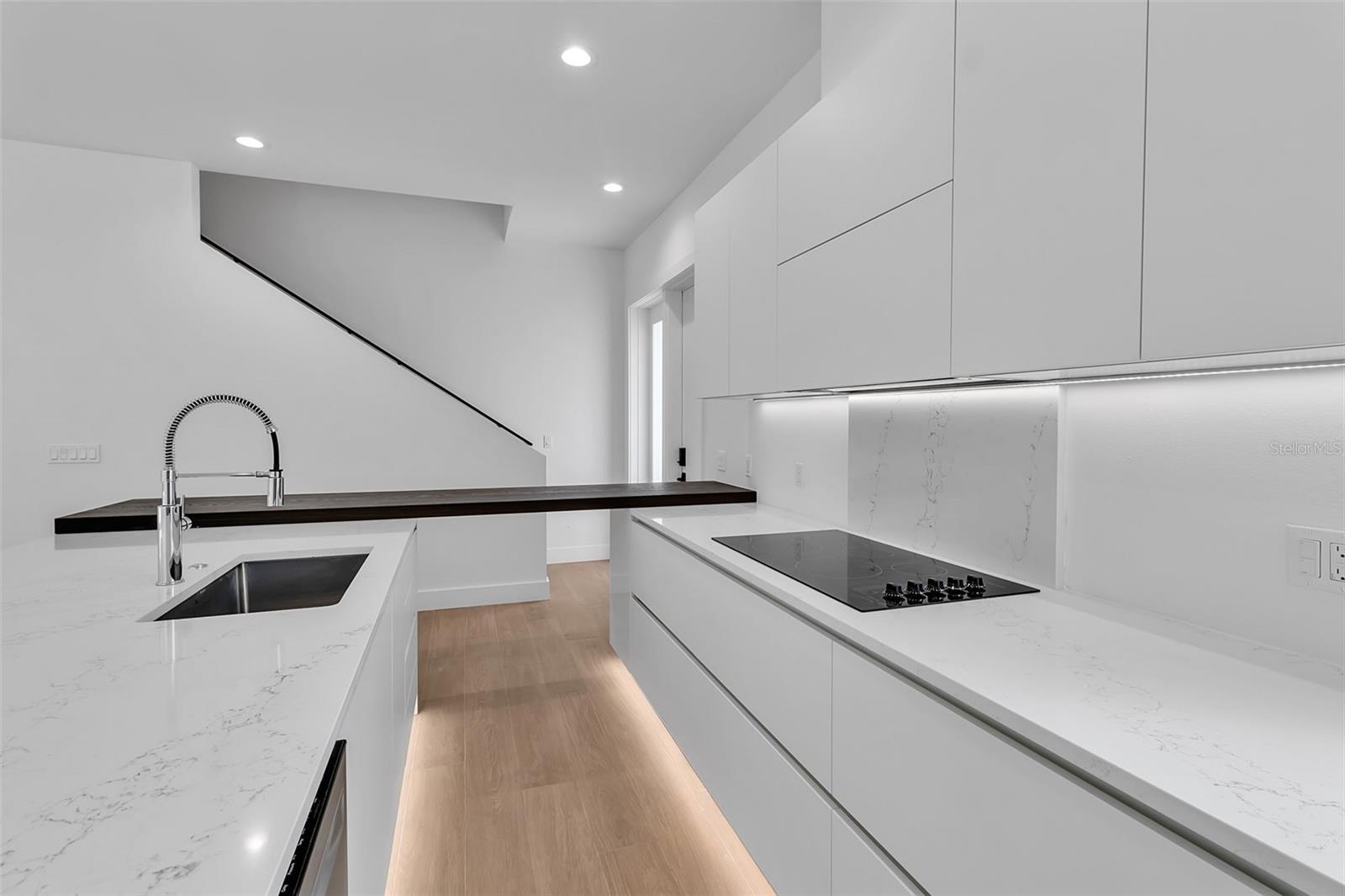 2516 BROWNING ST — photo 8