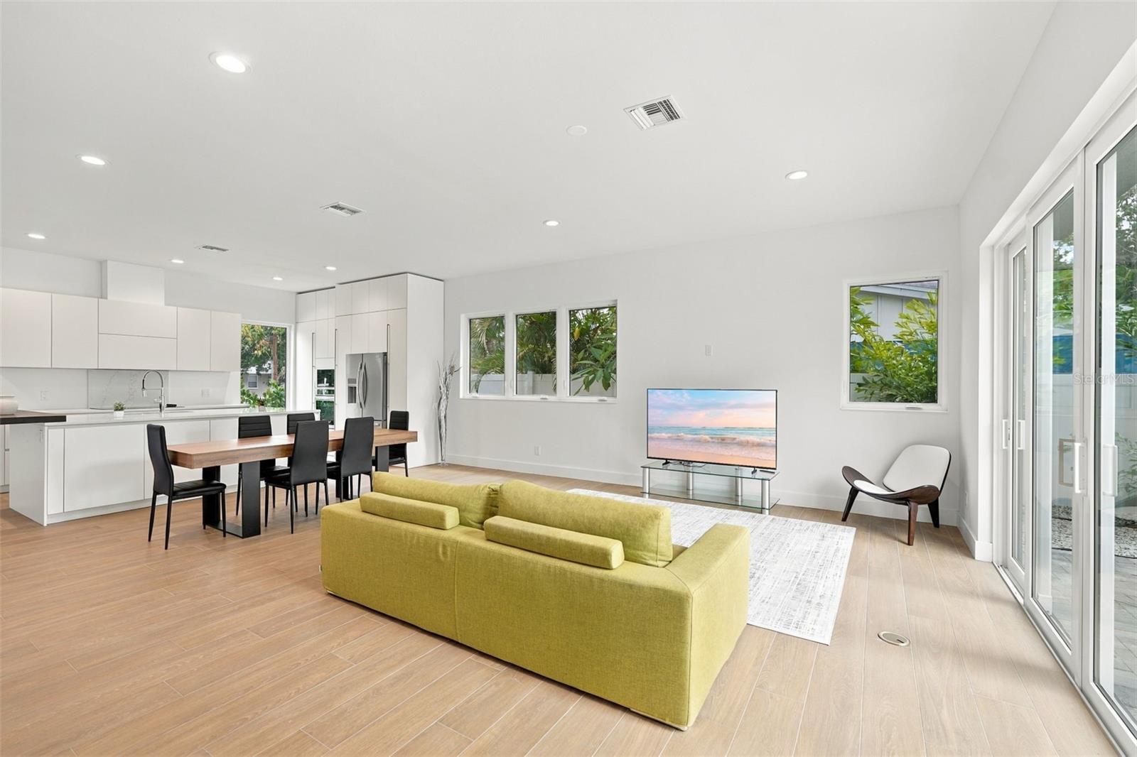 2516 BROWNING ST — photo 3