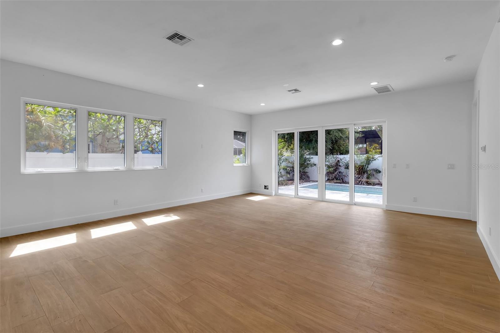 2516 BROWNING ST — photo 11