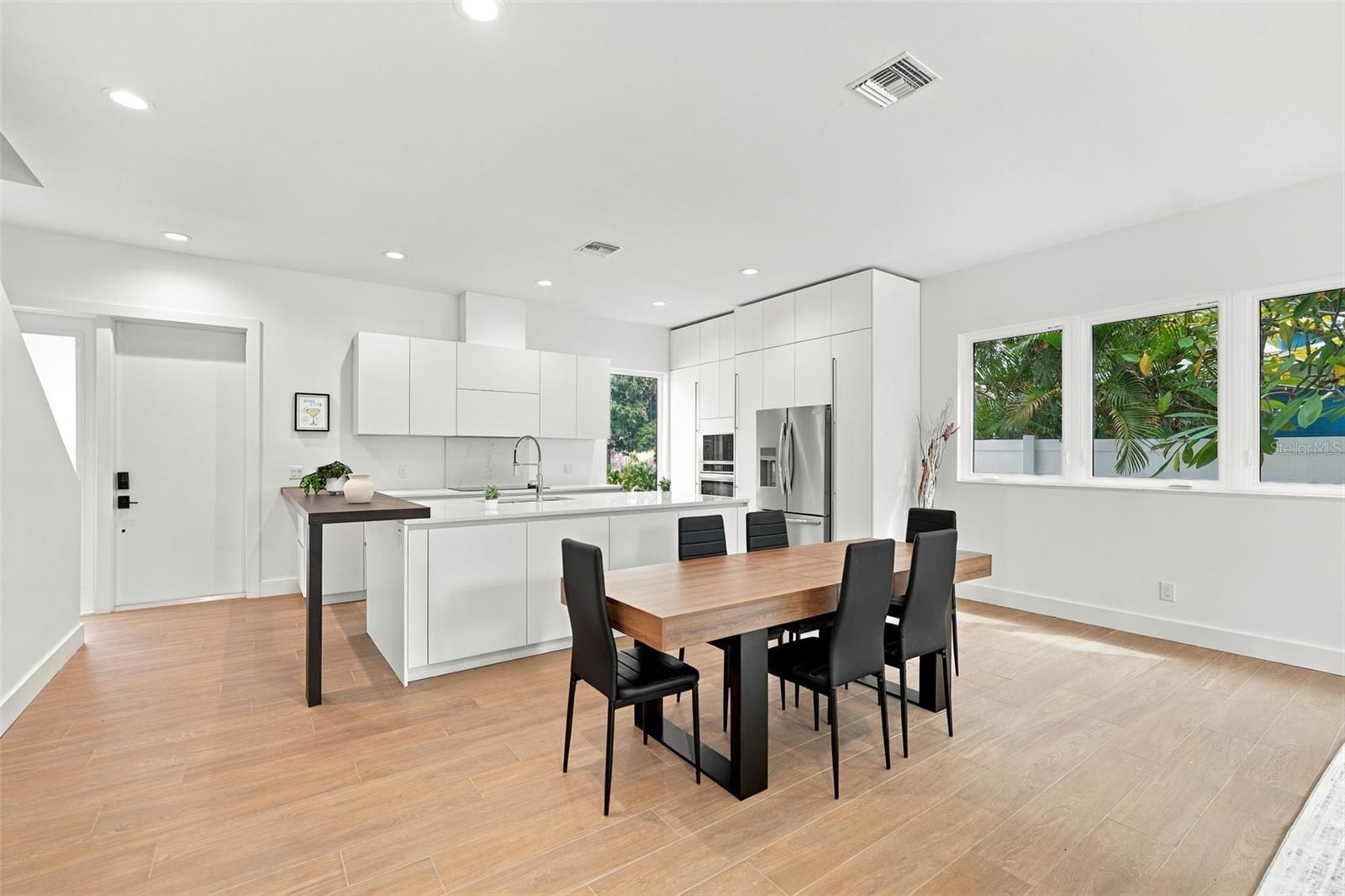 2516 BROWNING ST — photo 4