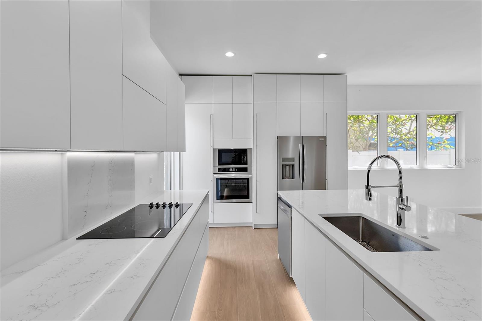 2516 BROWNING ST — photo 9