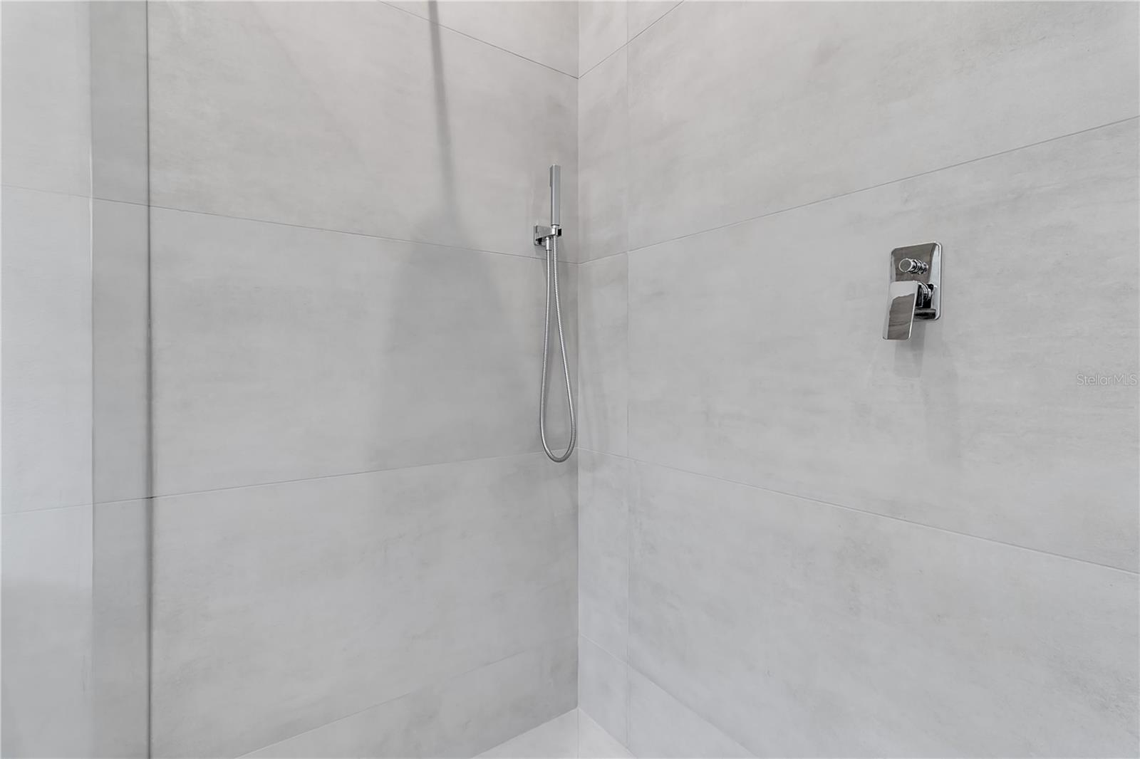 2516 BROWNING ST — photo 17