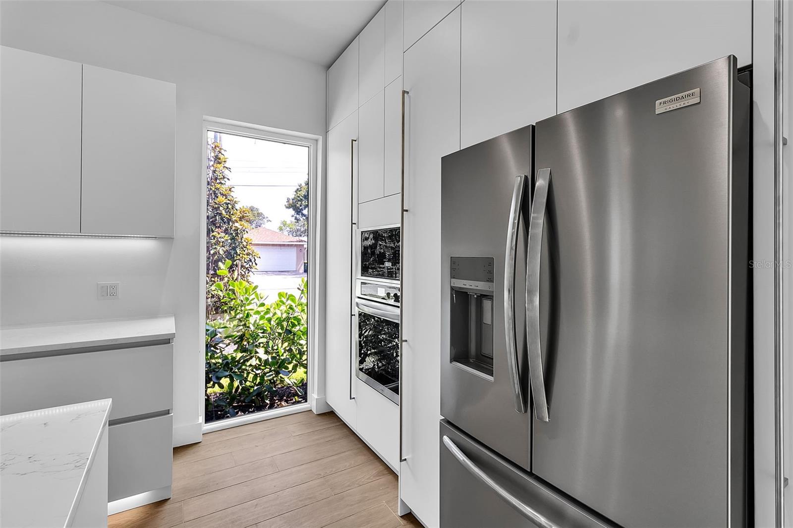 2516 BROWNING ST — photo 10