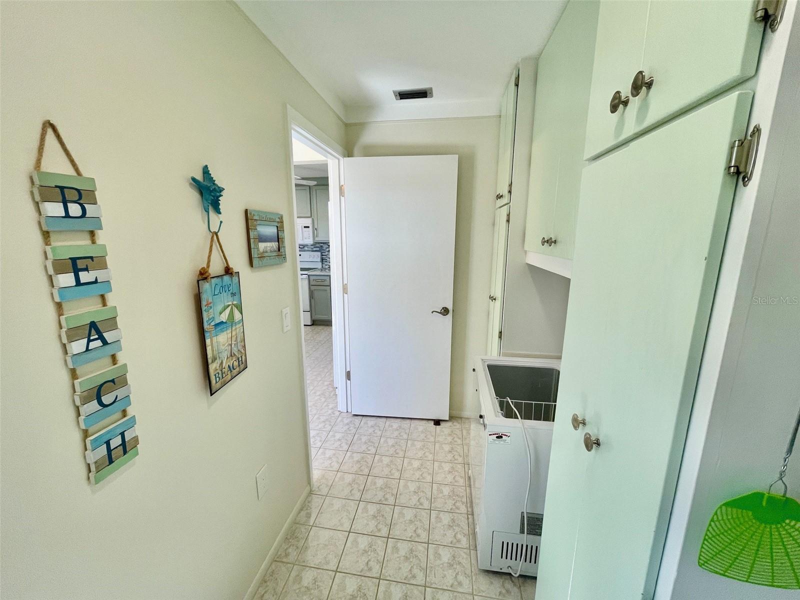 126 SANDSTONE CIR — photo 39