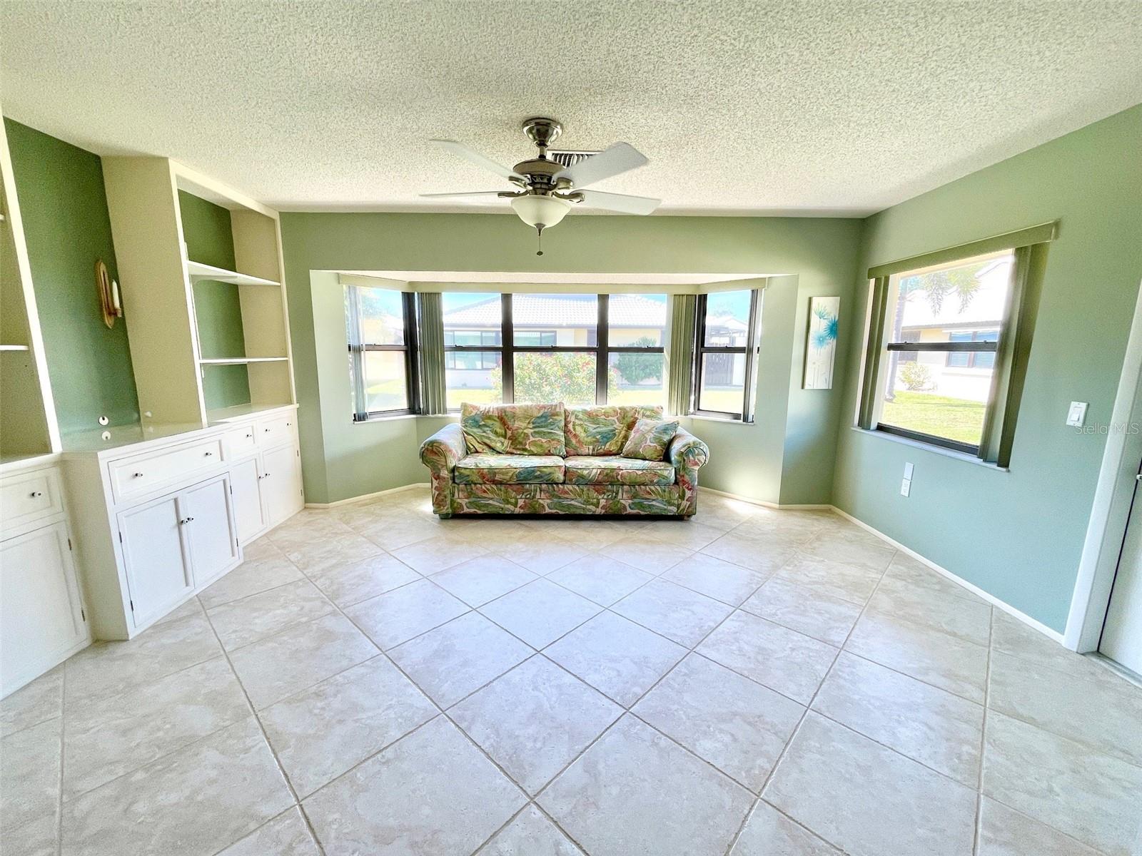 126 SANDSTONE CIR — photo 18