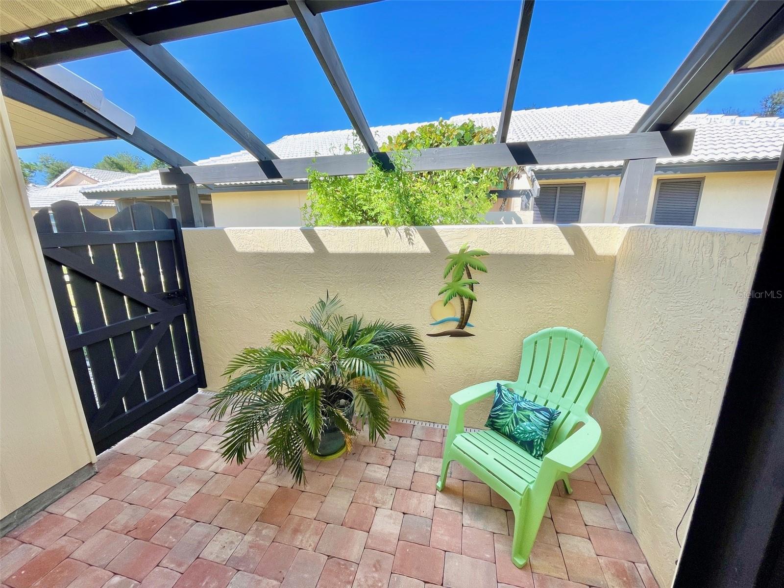 126 SANDSTONE CIR — photo 16