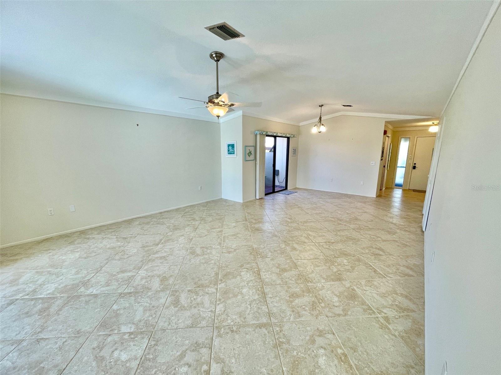 126 SANDSTONE CIR — photo 22