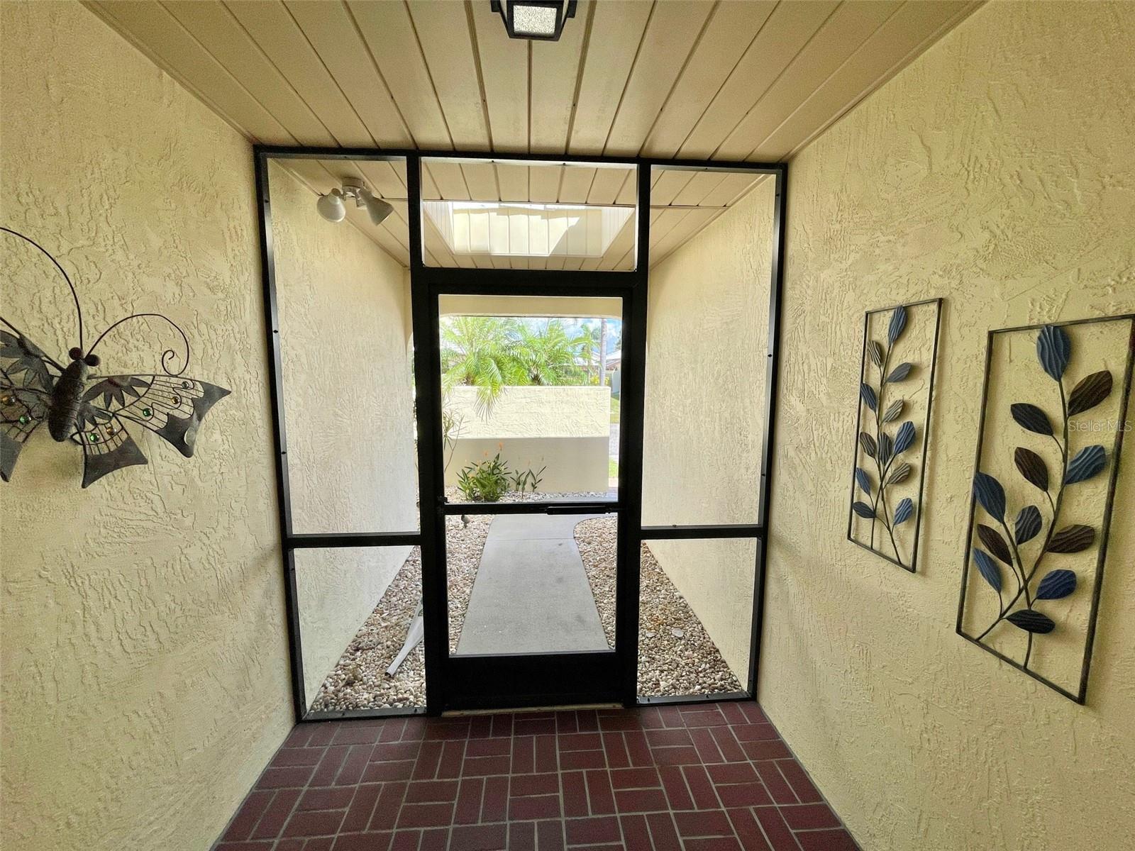 126 SANDSTONE CIR — photo 13