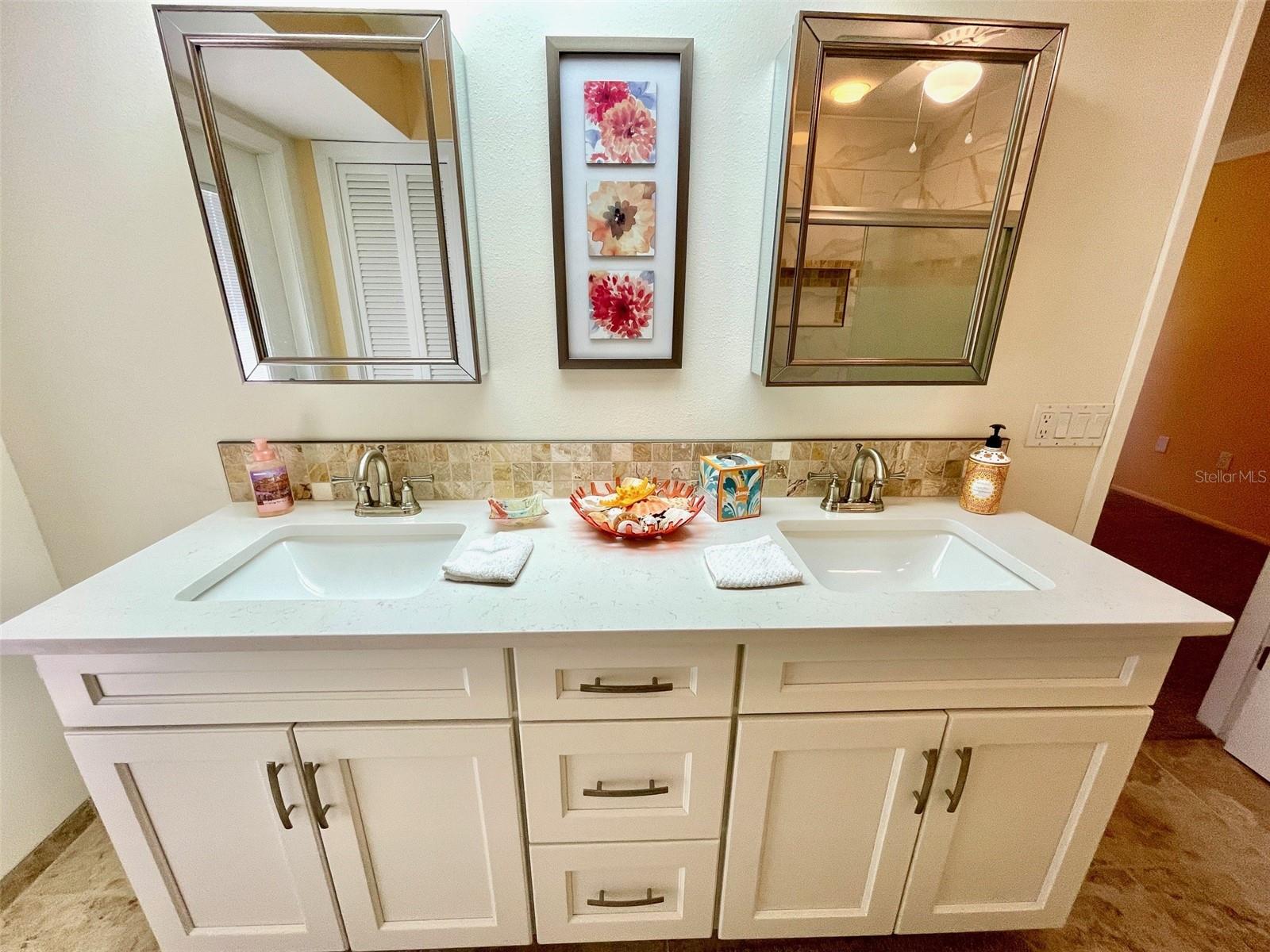126 SANDSTONE CIR — photo 34
