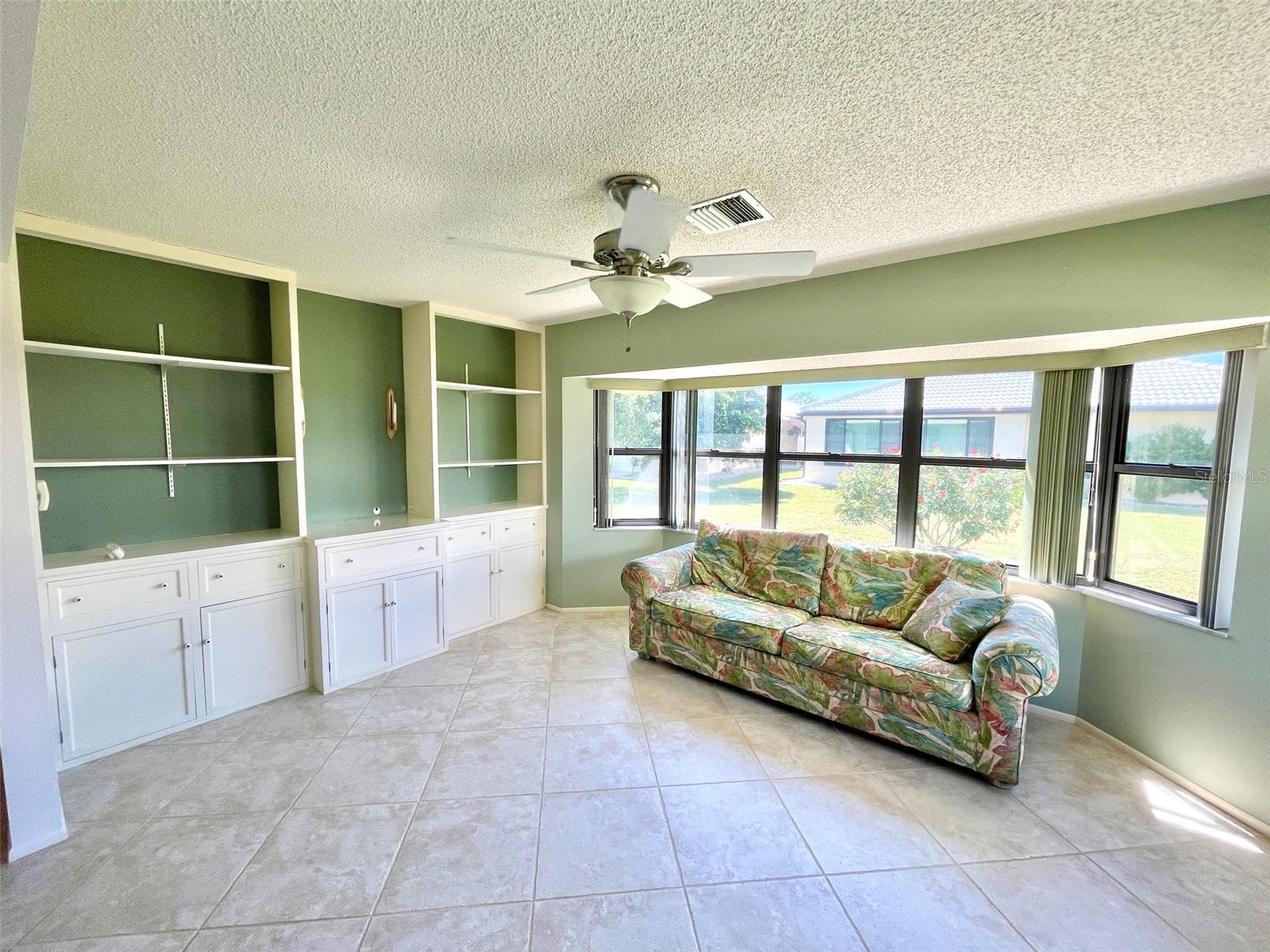 126 SANDSTONE CIR — photo 19