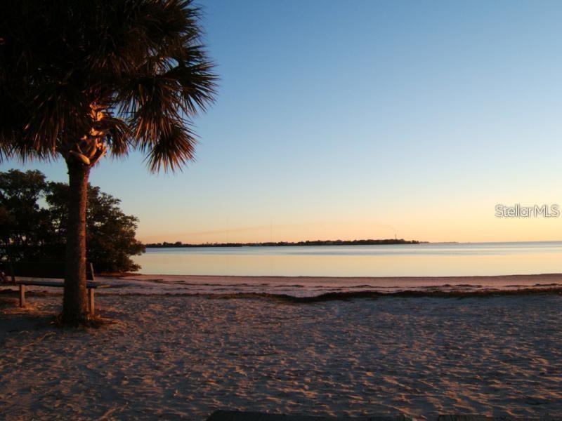 1-2 GREEN KEY — photo 13
