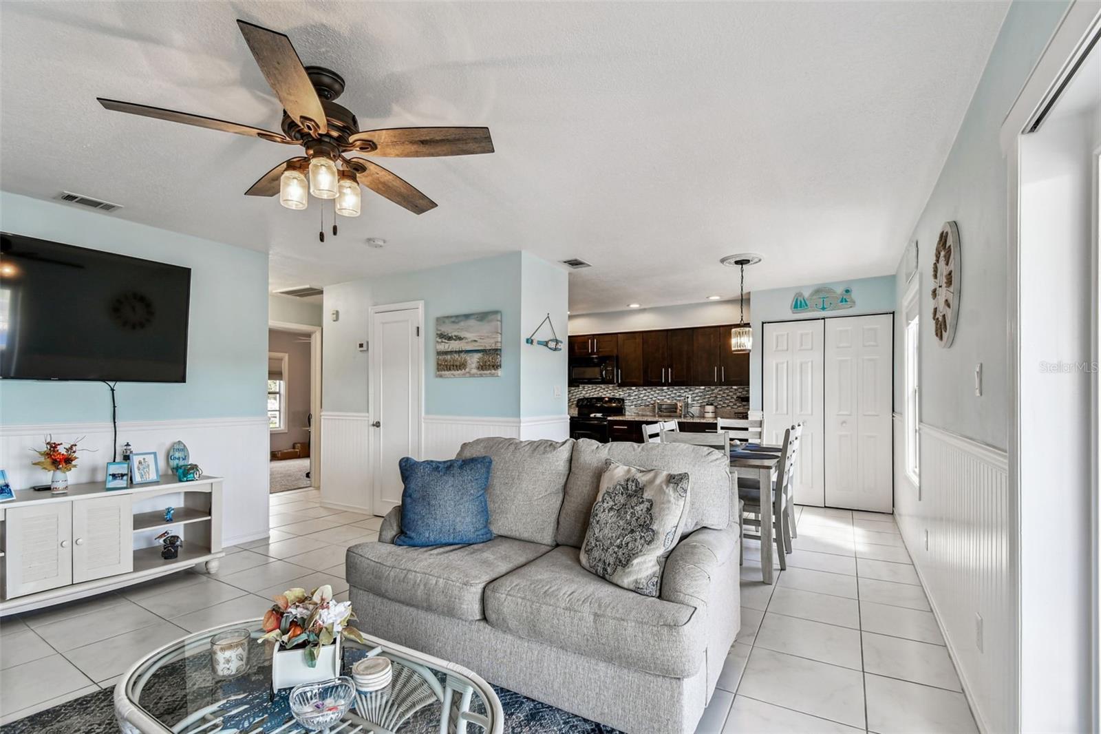 5116 BEACH DR SE #D — photo 9