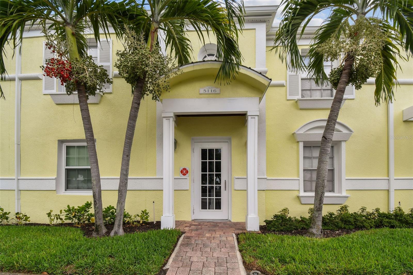 5116 BEACH DR SE #D — photo 2