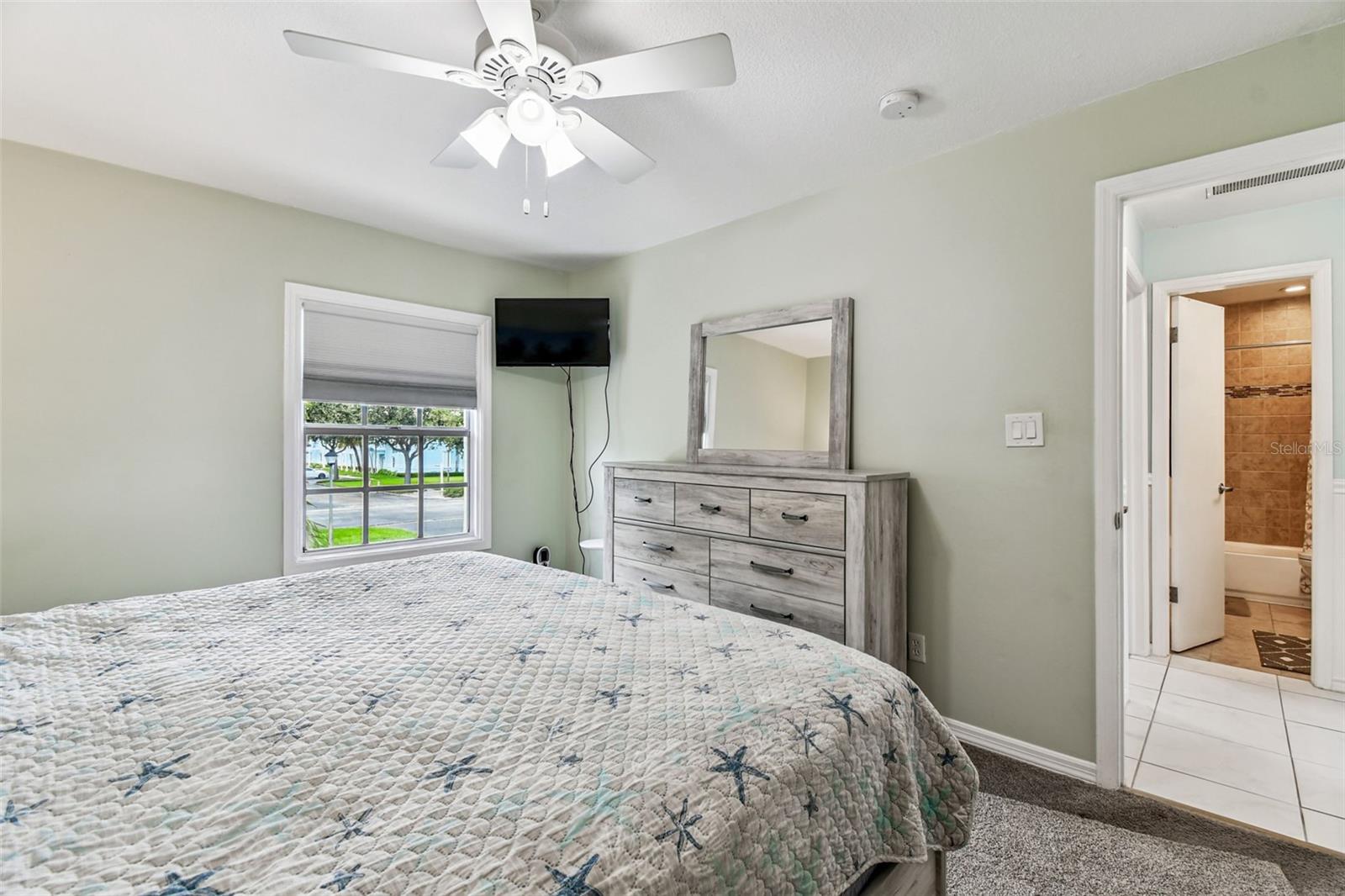 5116 BEACH DR SE #D — photo 22
