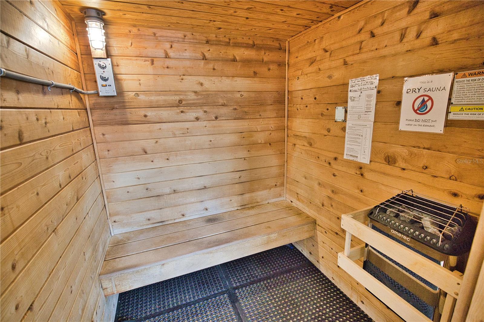 412 MADONNA — photo 21