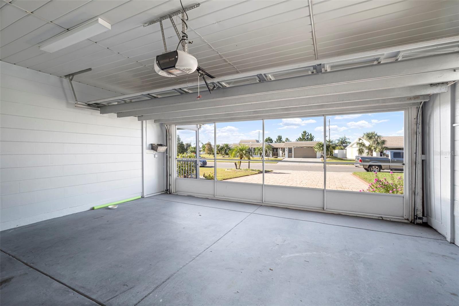 609 FOX HILLS DR — photo 31