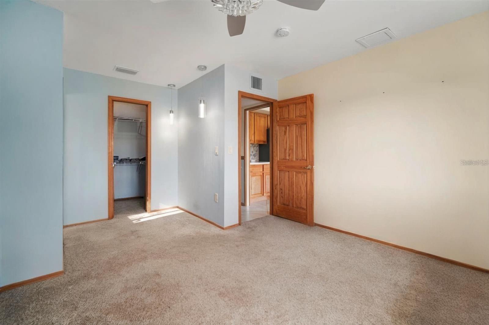 609 FOX HILLS DR — photo 23