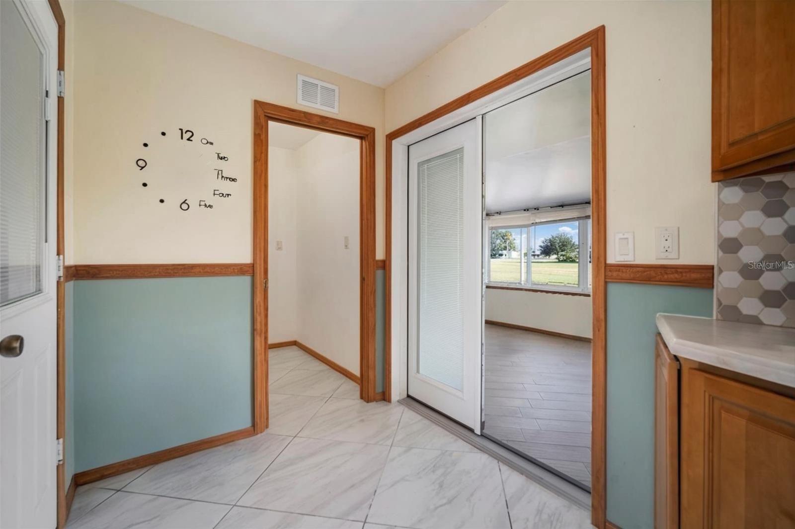 609 FOX HILLS DR — photo 28