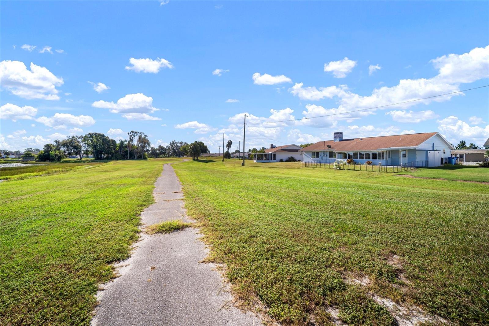 609 FOX HILLS DR — photo 41