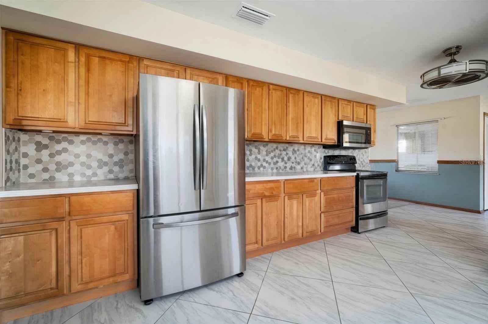609 FOX HILLS DR — photo 15