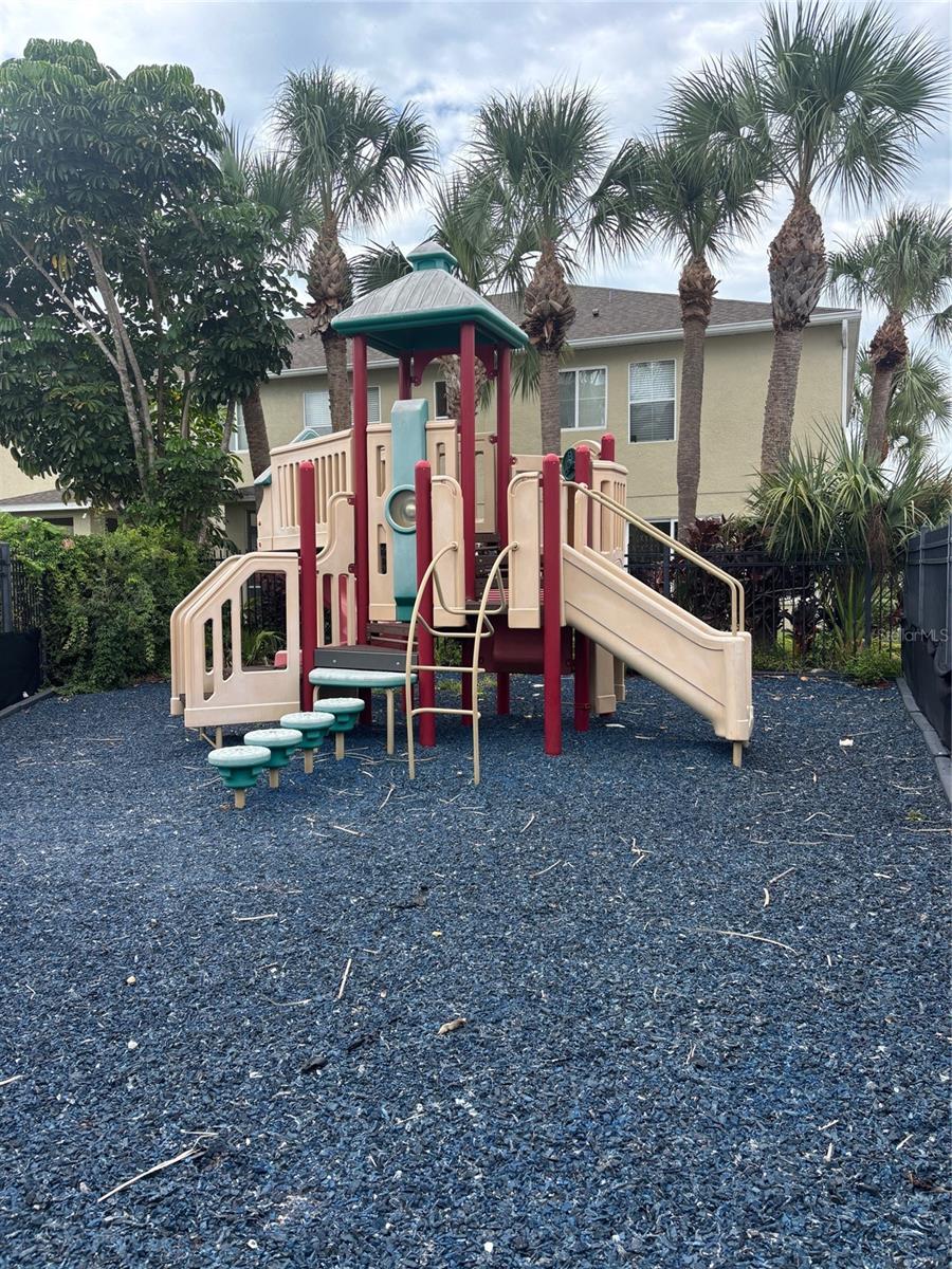2013 SEA FRONT CT — photo 17