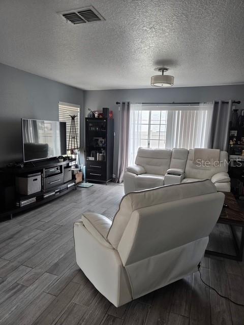 2013 SEA FRONT CT — photo 4