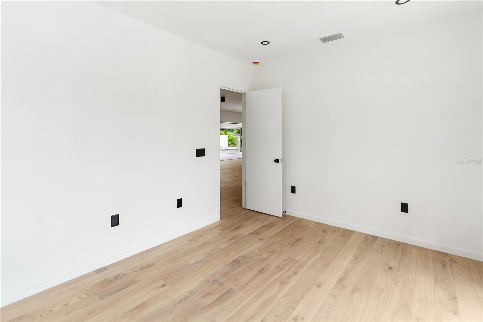1759 WALDEMERE ST — photo 55