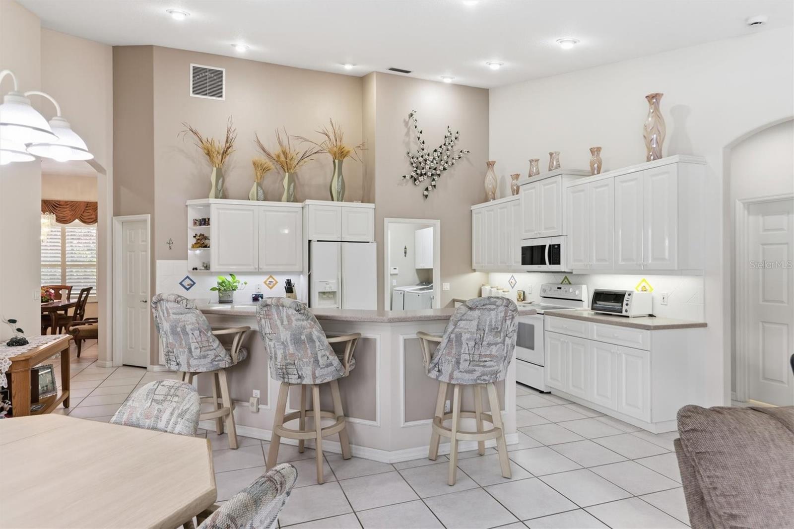 5608 EASTWIND DR — photo 11