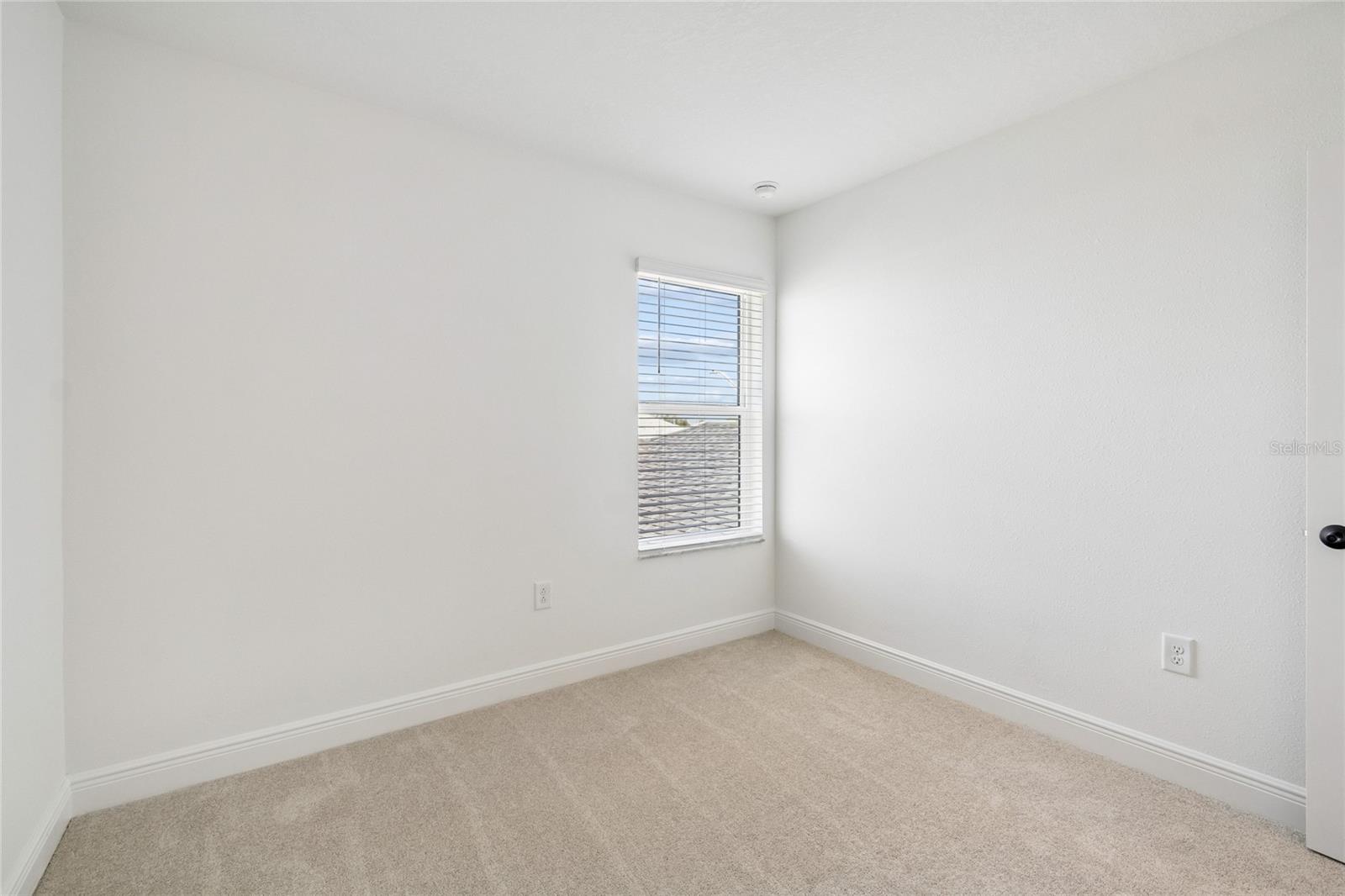 8215 SEAFLOWER PKWY — photo 14