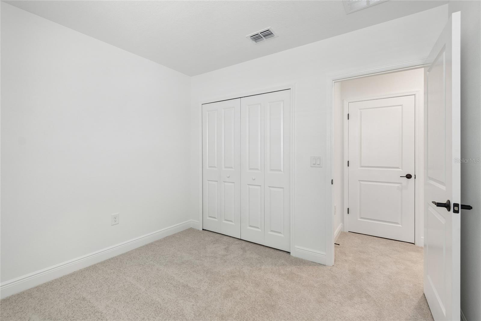 8215 SEAFLOWER PKWY — photo 12