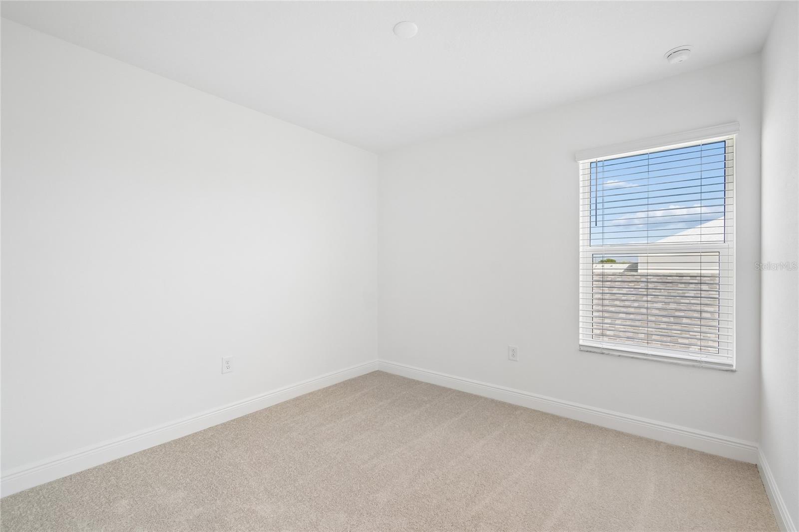 8215 SEAFLOWER PKWY — photo 16