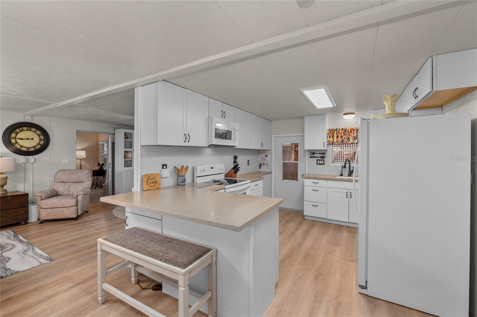 288 SALEM AVE #3 — photo 4