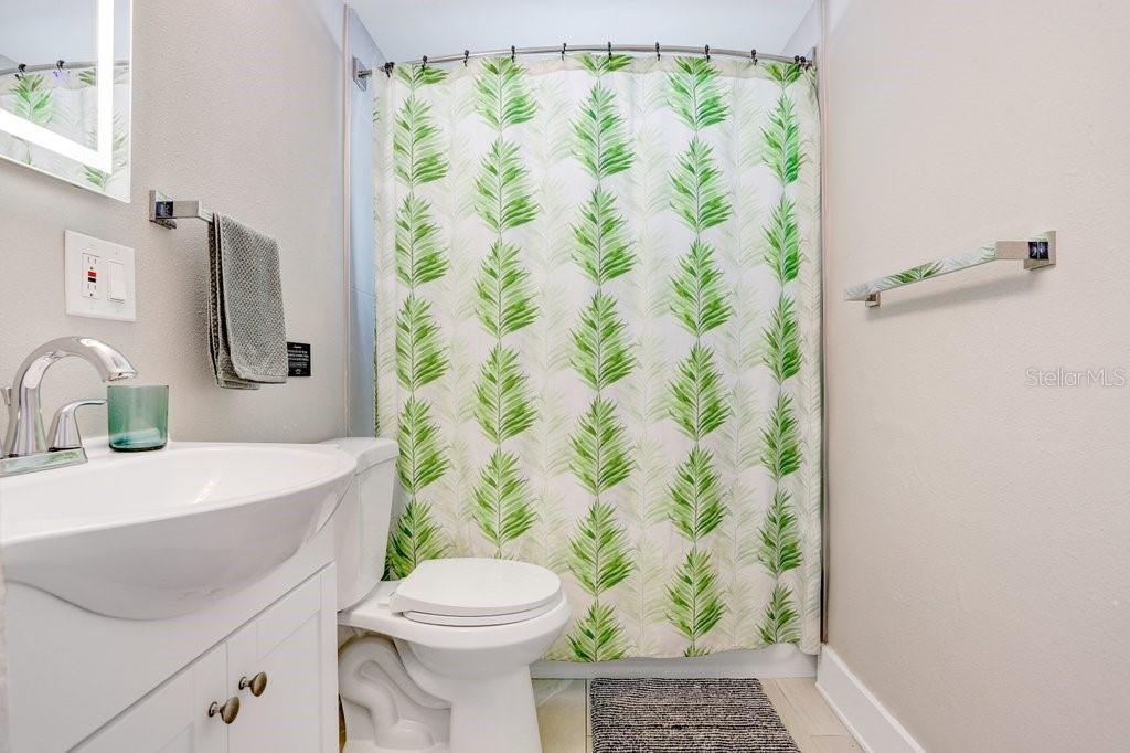 1811 E PALIFOX ST — photo 11