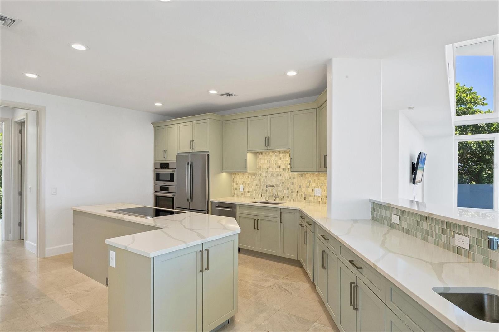 5801 GULF OF MEXICO DR — photo 4