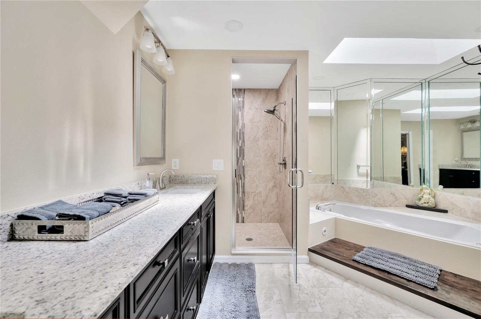 11526 RIVER COUNTRY DR — photo 34